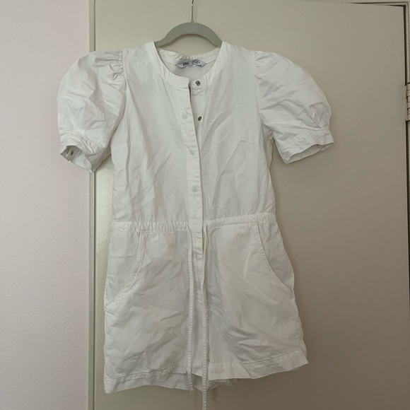 Zara white denim romper play suit with puff sleeves and tie waist - Picture 3 of 6